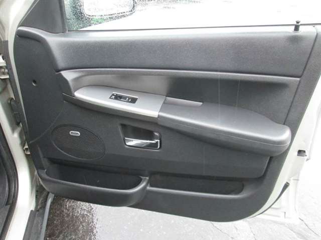 Jeep Grand Cherokee 2010 photo 8